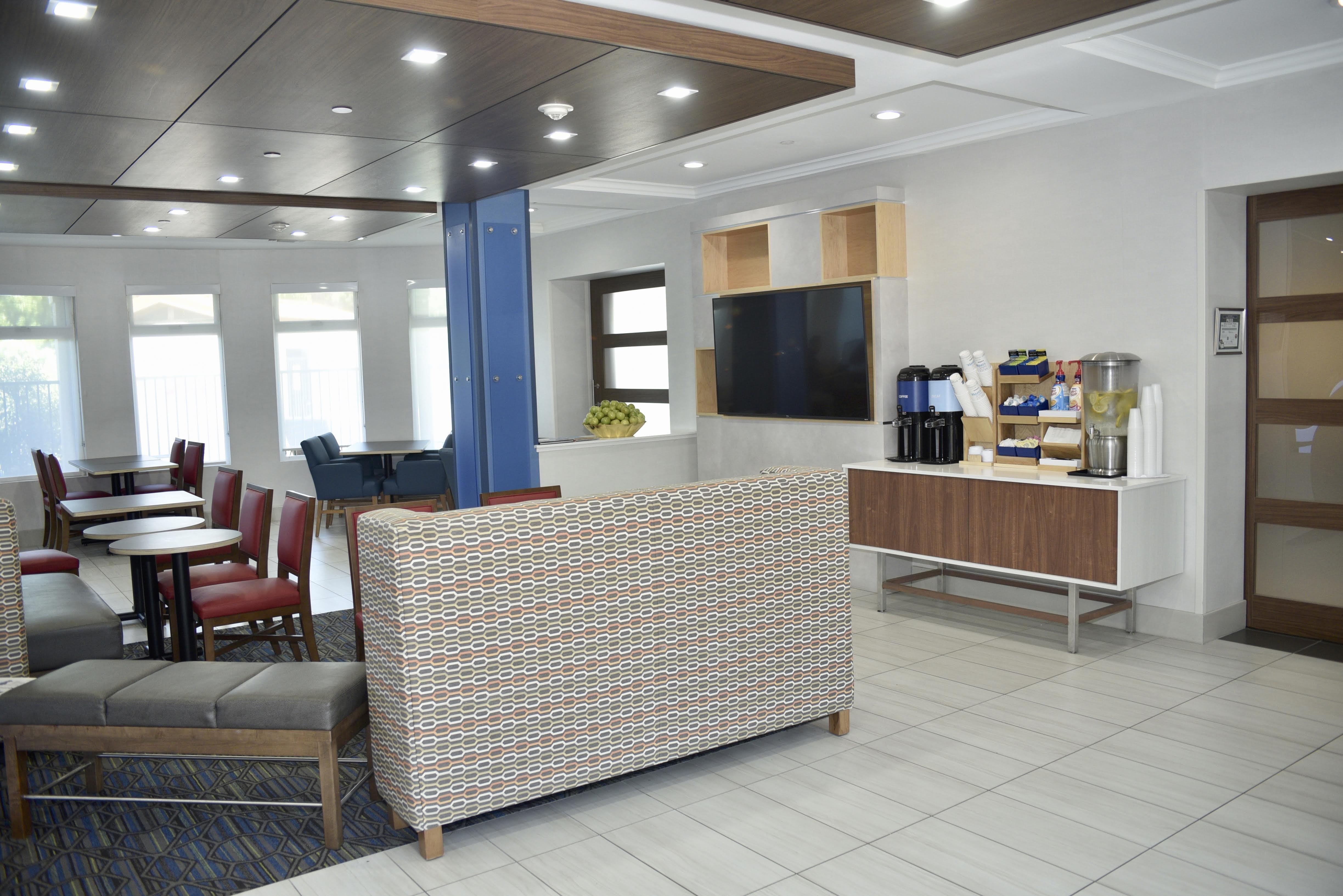 Holiday Inn Express Windsor Sonoma Wine Country By Ihg Exterior foto