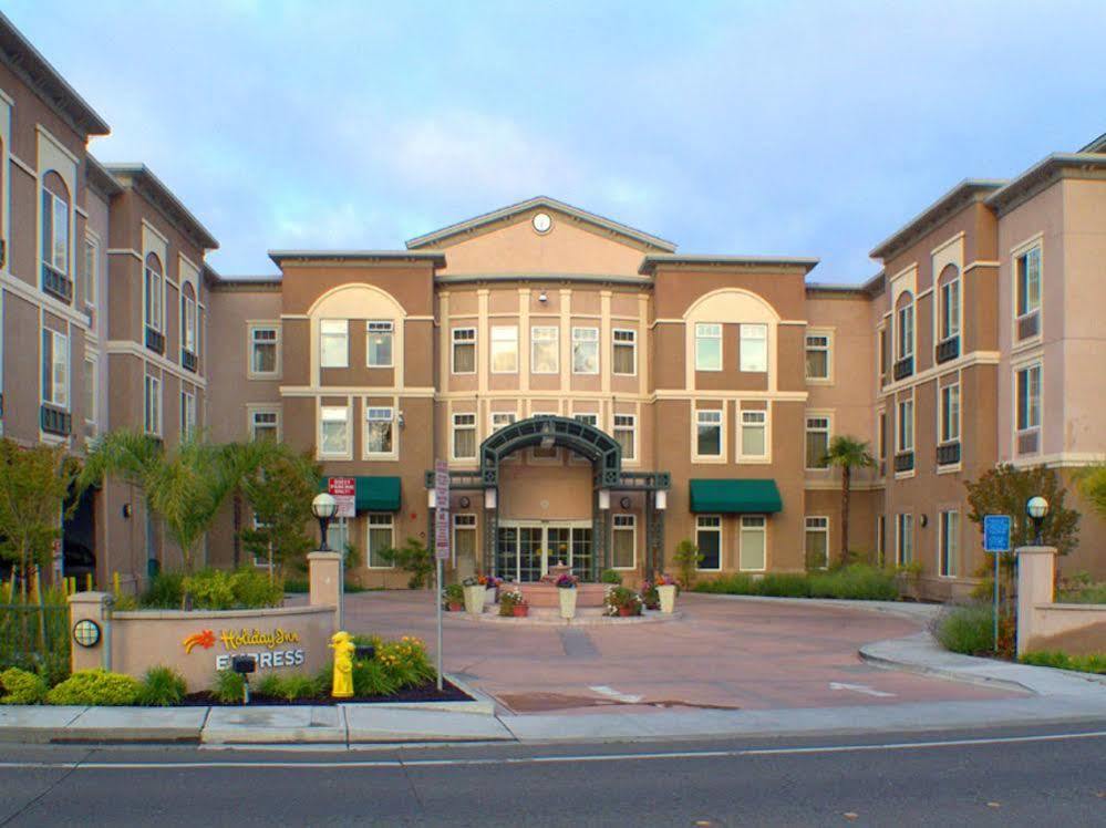 Holiday Inn Express Windsor Sonoma Wine Country By Ihg Exterior foto